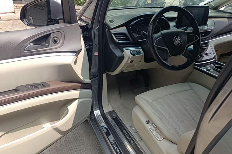 Used Buick GL8 2020 Land Cruiser Executive Class 652T Comfort Model Driver Seat