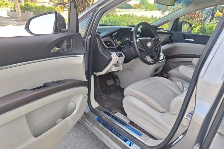Used Buick GL8 2020 Land Business Class 652T Luxury Model Driver Seat