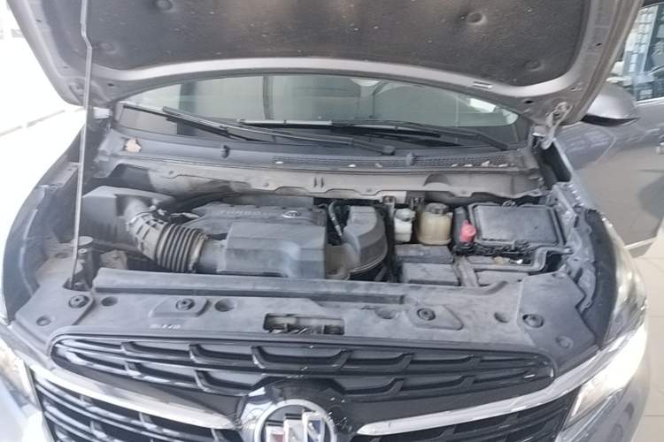 Used Buick GL8 2020 Land Business Class 652T Luxury Model Engine Bay