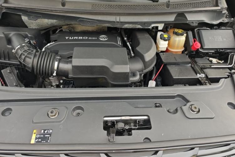 Used Buick GL8 2020 Land Cruiser Executive Class 652T Comfort Model Engine Bay