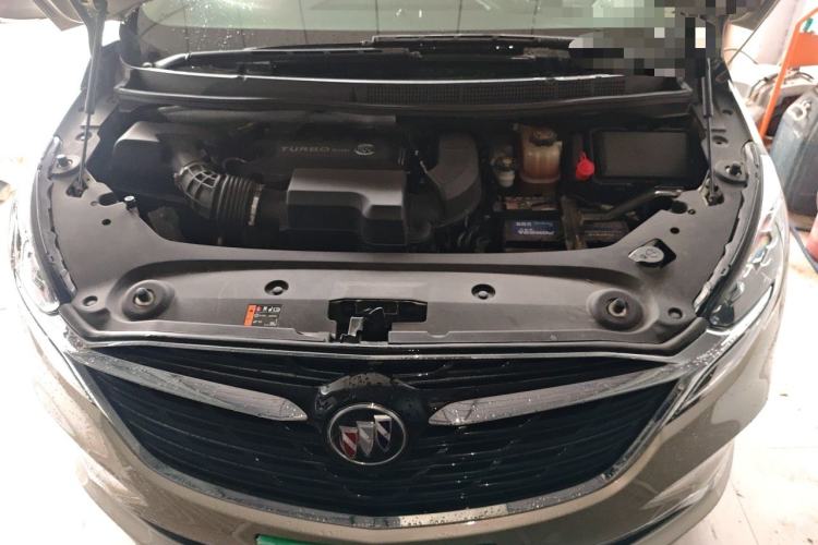 Used Buick GL8 2020 ES Land Cruiser 653T Luxury Model Engine Bay