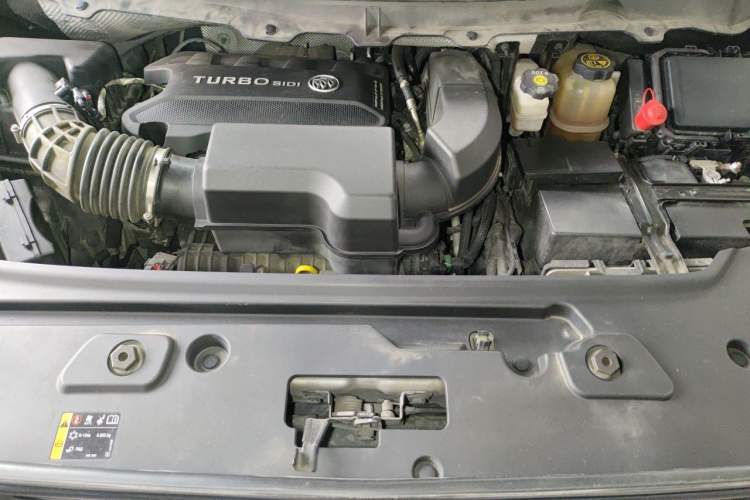 Used Buick GL8 2020 Land Cruiser Executive Class 652T Comfort Model Engine Bay