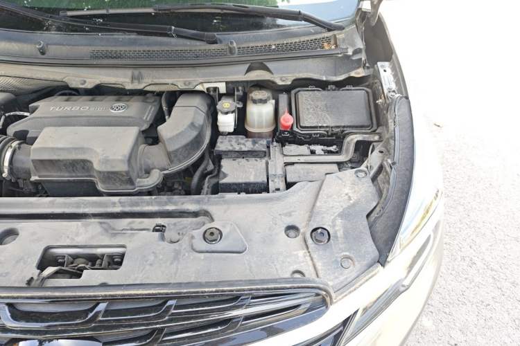 Used Buick GL8 2020 Land Business Class 652T Luxury Model Engine Bay Left