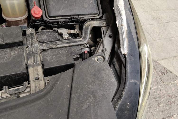 Used Buick GL8 2020 Land Business Class 652T Luxury Model Engine Bay Left