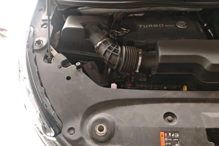 Used Buick GL8 2020 ES Land Cruiser 653T Luxury Model Engine Bay Right