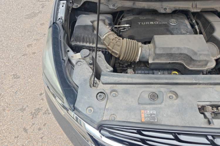 Used Buick GL8 2020 Land Cruiser Executive Class 652T Comfort Model Engine Bay Right