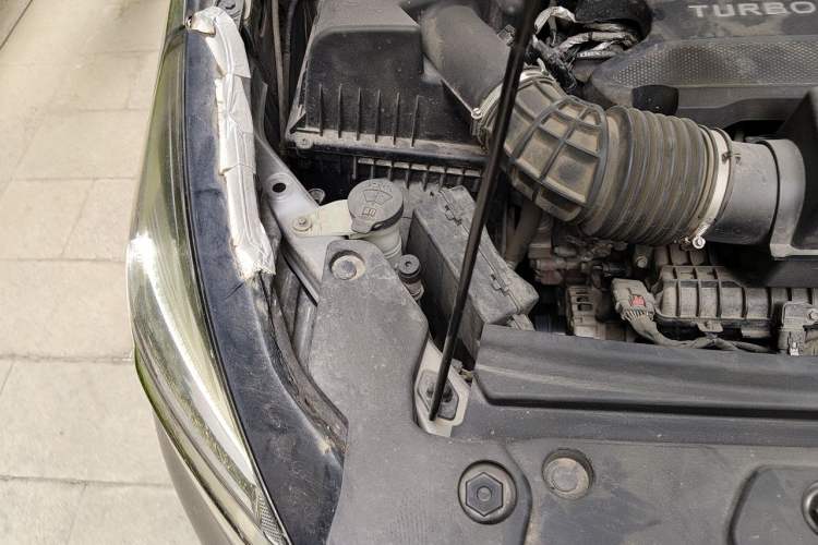 Used Buick GL8 2020 Land Business Class 652T Luxury Model Engine Bay Right