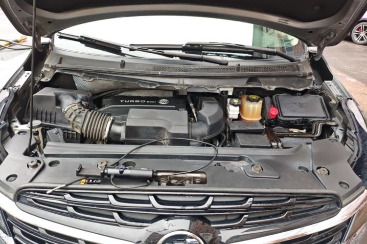 Used Buick GL8 2020 Land Business Class 652T Luxury Model Engine Bay