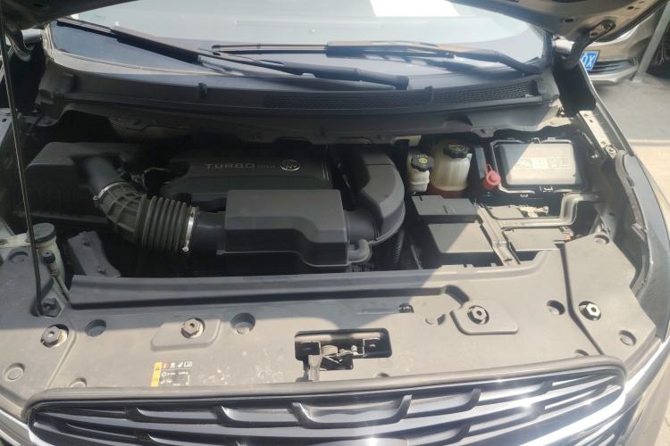Used Buick GL8 2020 Land Cruiser Executive Class 652T Comfort Model Engine Bay