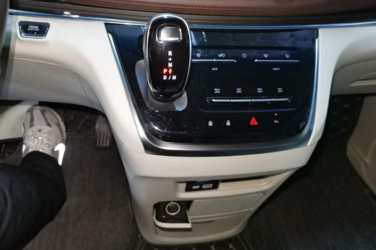 Used Buick GL8 2020 Land Business Class 652T Luxury Model Gear Lever
