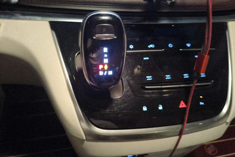 Used Buick GL8 2020 Land Business Class 652T Luxury Model Gear Lever