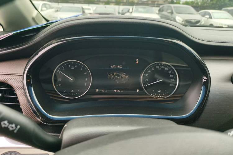 Used Buick GL8 2020 Land Cruiser Executive Class 652T Comfort Model Instrument Cluster