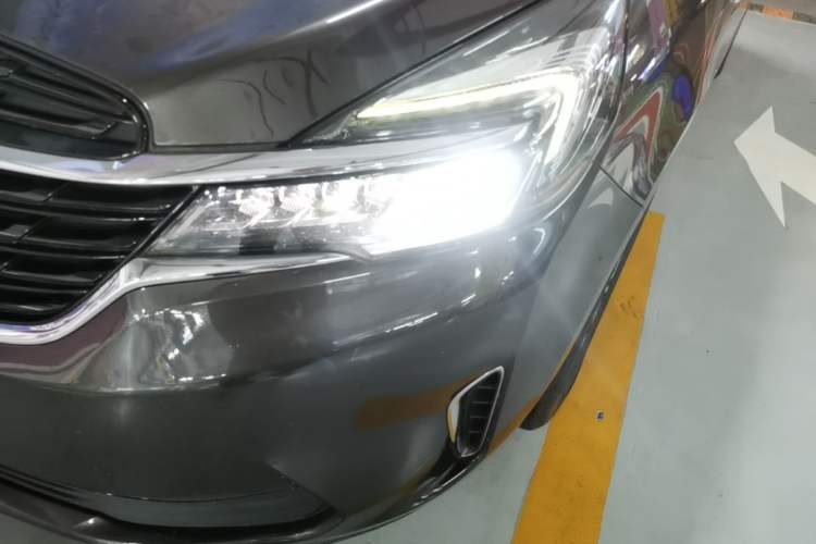 Used Buick GL8 2020 Land Business Class 652T Luxury Model Left Front Headlight