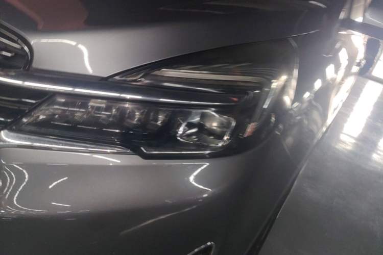 Used Buick GL8 2020 Land Cruiser Executive Class 652T Comfort Model Left Front Headlight