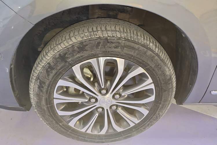 Used Buick GL8 2020 Land Business Class 652T Premium Model Left Front Wheel Hub
