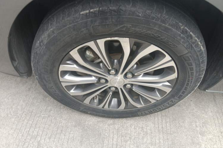 Used Buick GL8 2020 Land Cruiser Executive Class 652T Comfort Model Left Front Wheel Hub