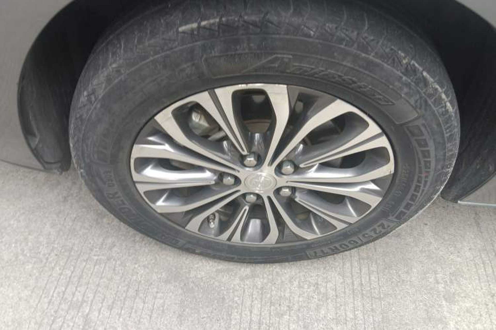 Used Buick GL8 2020 Land Cruiser Executive Class 652T Comfort Model Left Front Wheel Hub