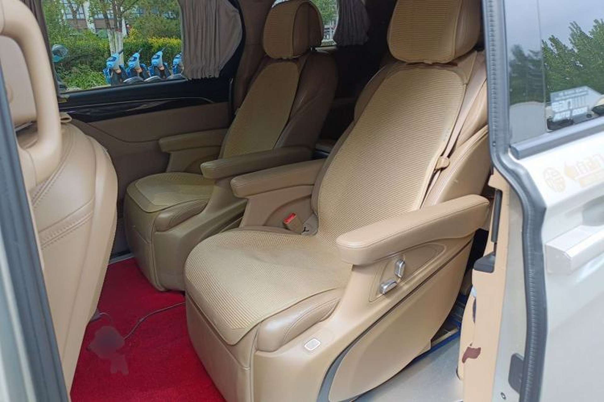 Used Buick GL8 2020 ES Land Cruiser 653T Luxury Model Left Rear Seat