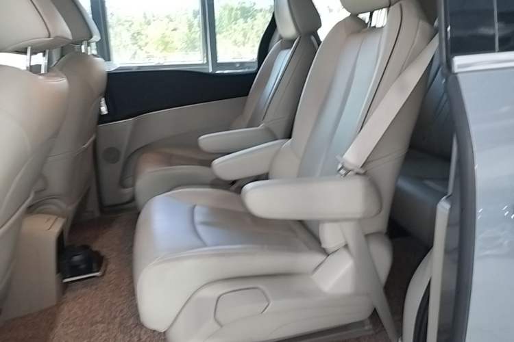 Used Buick GL8 2020 Land Business Class 652T Luxury Model Left Rear Seat