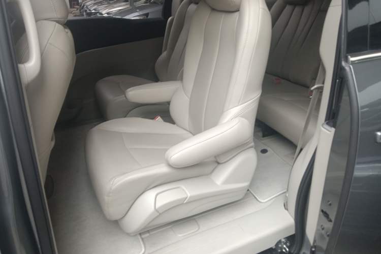 Used Buick GL8 2020 Land Cruiser Executive Class 652T Comfort Model Left Rear Seat