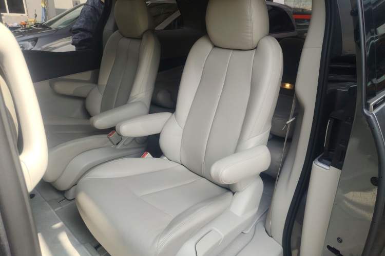 Used Buick GL8 2020 Land Cruiser Executive Class 652T Comfort Model Left Rear Seat