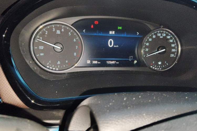 Used Buick GL8 2020 Land Cruiser Executive Class 652T Comfort Model Odometer Close Up