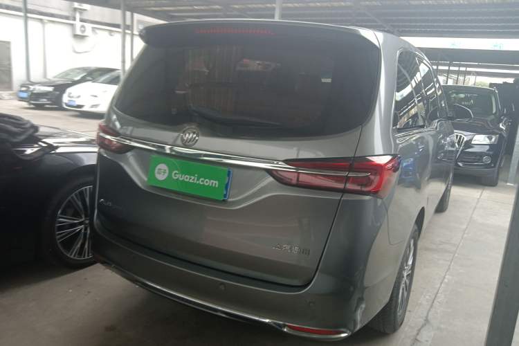 Used Buick GL8 2020 Land Cruiser Executive Class 652T Comfort Model Rear Right 45 Deg