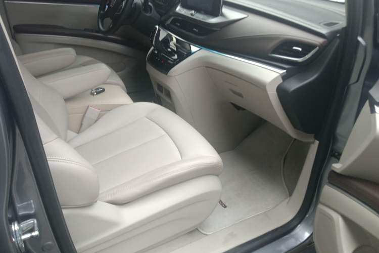 Used Buick GL8 2020 Land Cruiser Executive Class 652T Comfort Model Right Front Seat