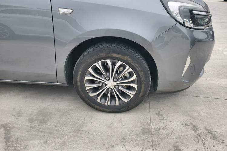 Used Buick GL8 2020 Land Cruiser Executive Class 652T Comfort Model Right Front Wheel Hub