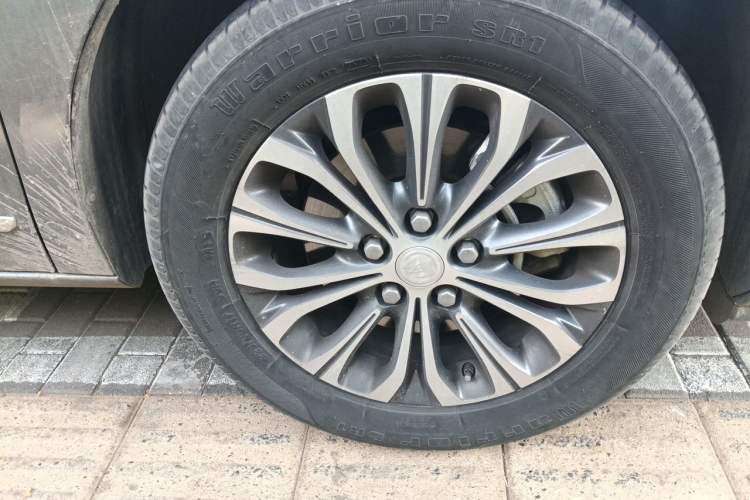 Used Buick GL8 2020 Land Business Class 652T Premium Model Right Front Wheel Hub