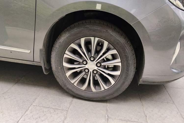 Used Buick GL8 2020 Land Business Class 652T Luxury Model Right Front Wheel Hub