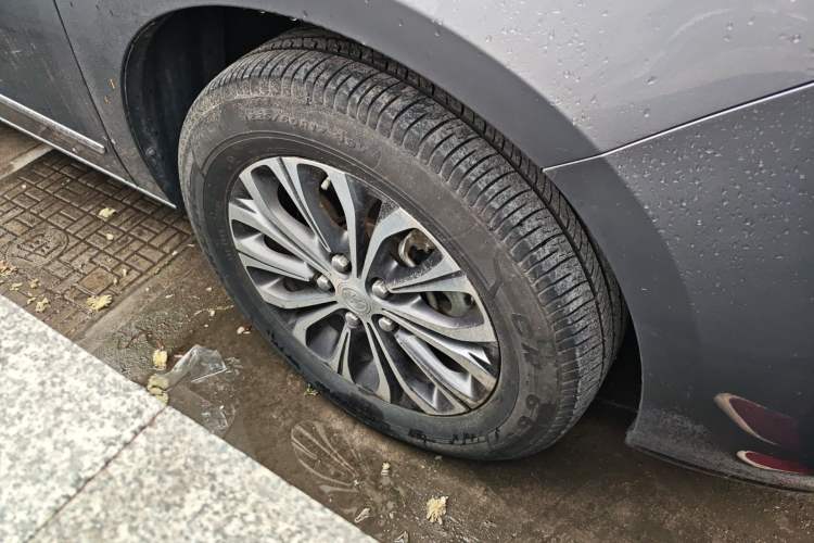 Used Buick GL8 2020 Land Business Class 652T Luxury Model Right Front Wheel Hub