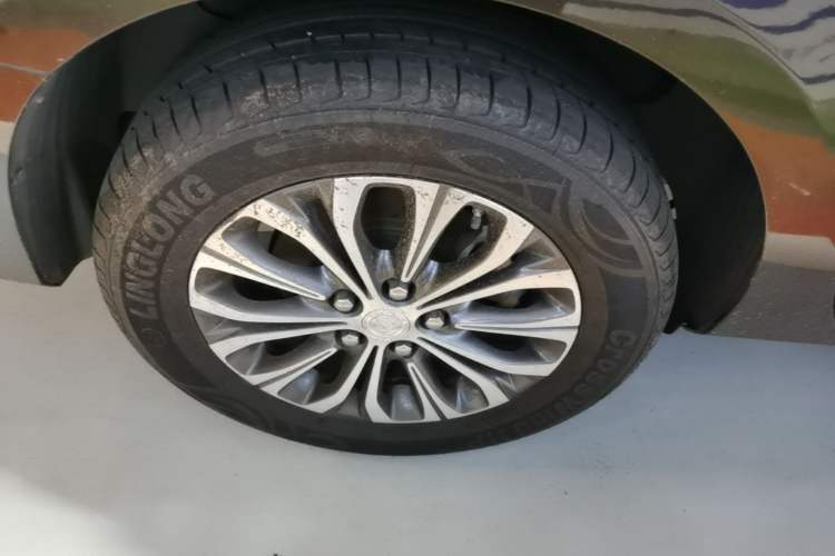 Used Buick GL8 2020 Land Business Class 652T Luxury Model Right Rear Wheel Hub