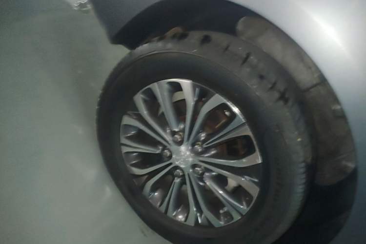 Used Buick GL8 2020 Land Cruiser Executive Class 652T Comfort Model Right Rear Wheel Hub