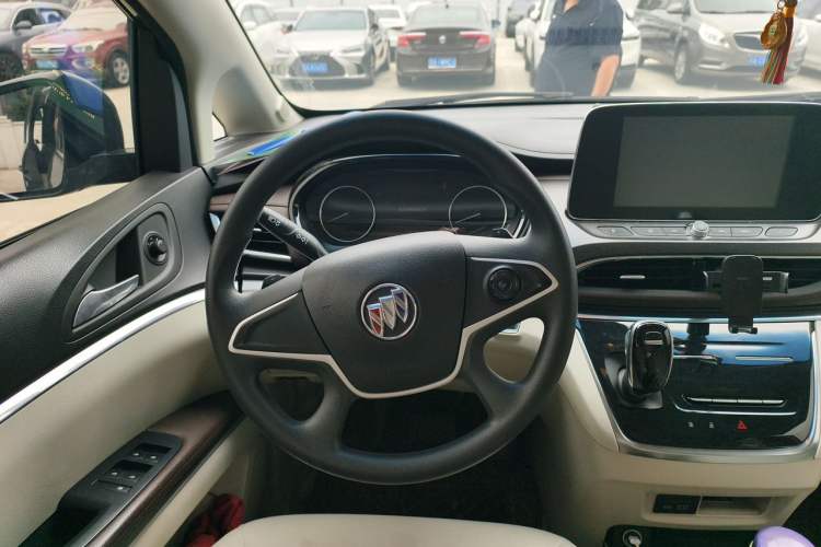 Used Buick GL8 2020 Land Cruiser Executive Class 652T Comfort Model Steering Wheel