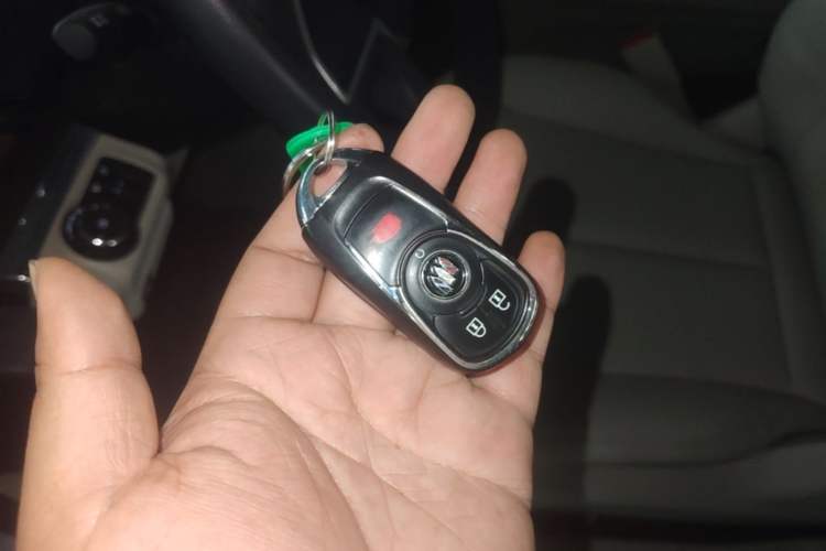 Used Buick GL8 2020 Land Cruiser Executive Class 652T Comfort Model Vehicle Key