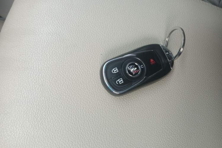 Used Buick GL8 2020 Land Cruiser Executive Class 652T Comfort Model Vehicle Key