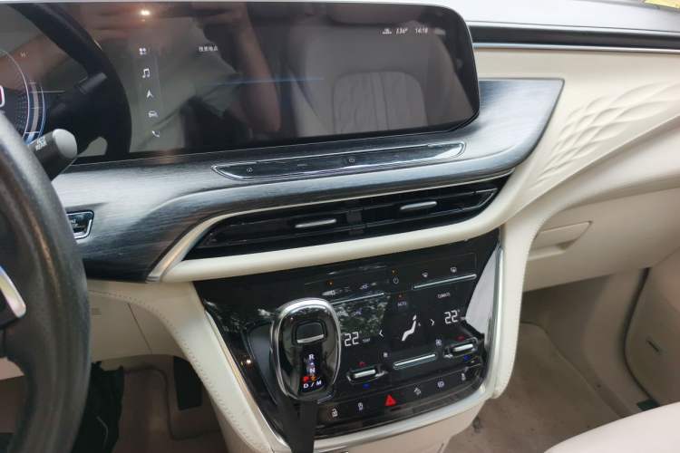 Used Buick GL8 2020 Avenir Avia Six-Seat Deluxe Edition Audio And AC Panel