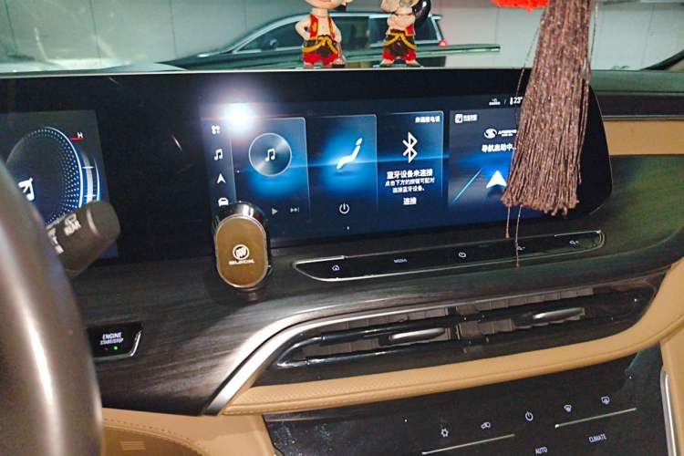 Used Buick GL8 2020 ES Land Cruiser 653T Luxury Edition Audio And AC Panel