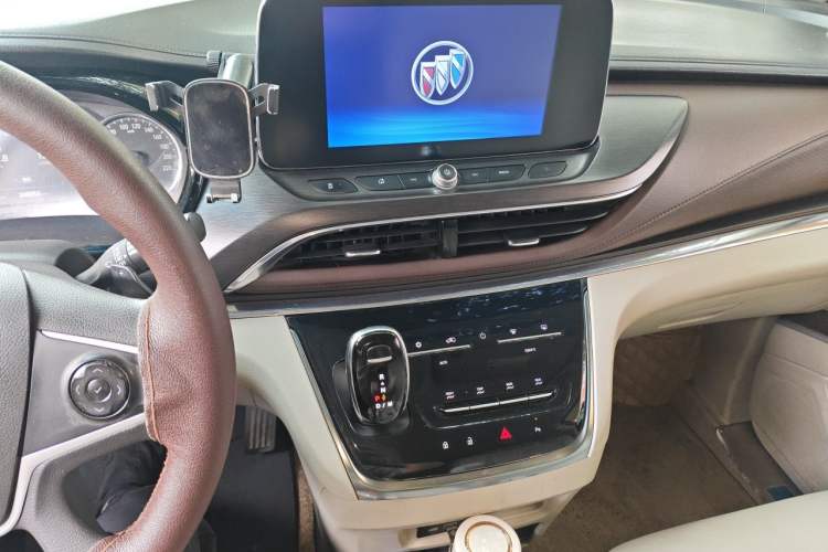Used Buick GL8 2020 Land Cruiser Executive Class 652T Comfort Model Audio And AC Panel