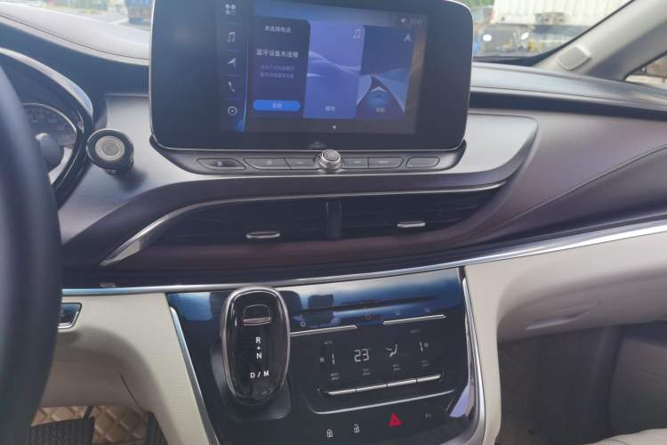 Used Buick GL8 2020 Land Cruiser Executive Class 652T Comfort Model Audio And AC Panel