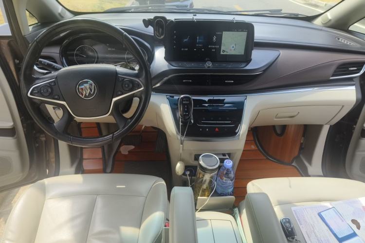 Used Buick GL8 2020 Land Business Class 652T Luxury Model Center Console