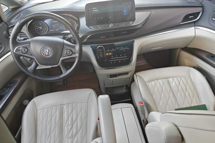 Used Buick GL8 2020 Land Business Class 652T Luxury Model Center Console