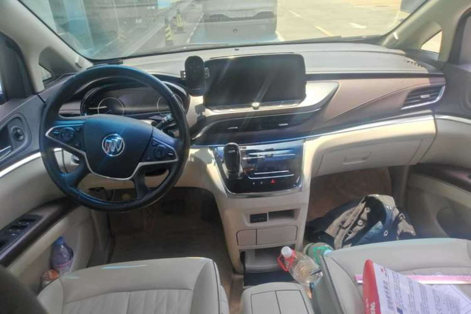 Used Buick GL8 2020 Land Business Class 652T Luxury Model Center Console