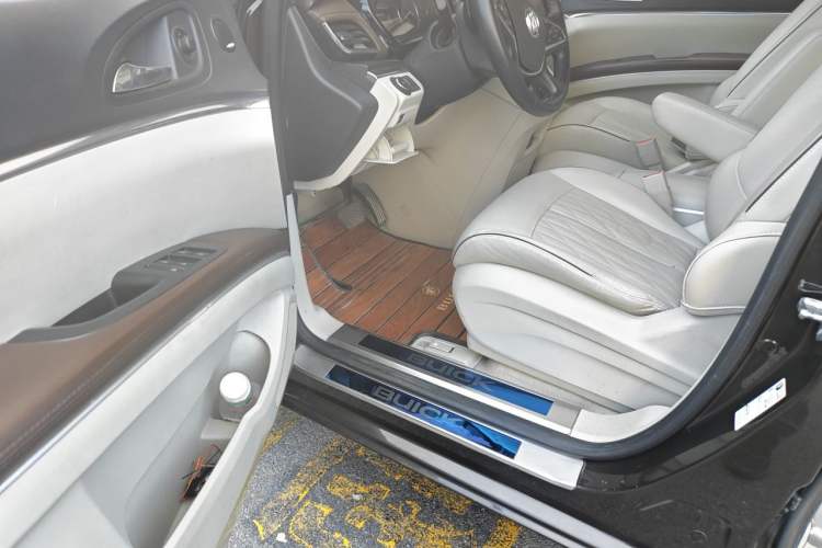 Used Buick GL8 2020 Land Business Class 652T Luxury Model Driver Seat