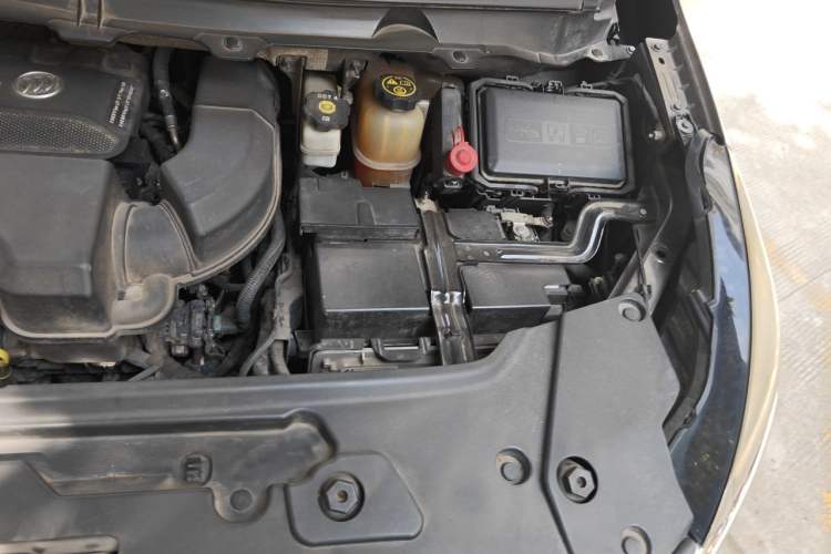 Used Buick GL8 2020 Land Business Class 652T Luxury Model Engine Bay Left