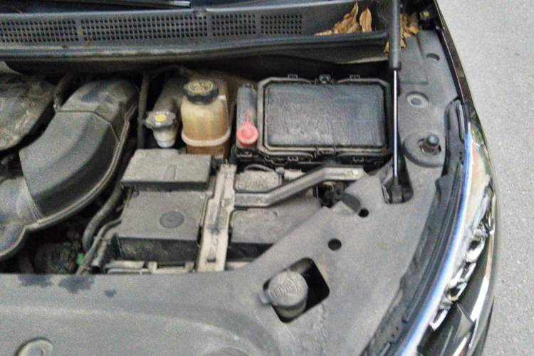 Used Buick GL8 2020 ES Land Cruiser 653T Luxury Edition Engine Bay Left