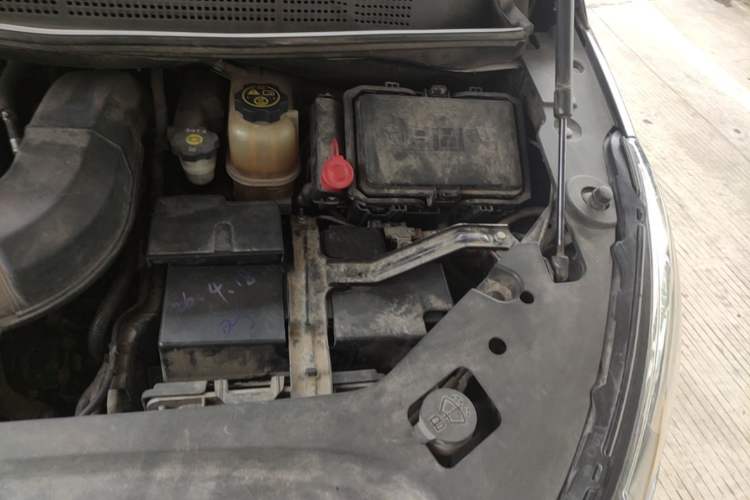 Used Buick GL8 2020 ES Land Cruiser 653T Comfort Edition Engine Bay Left