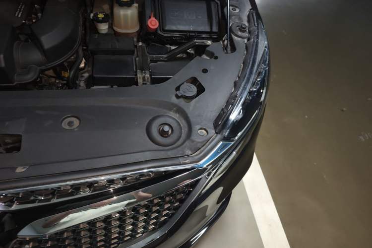 Used Buick GL8 2020 Avenir Avia Six-Seat Deluxe Edition Engine Bay Left
