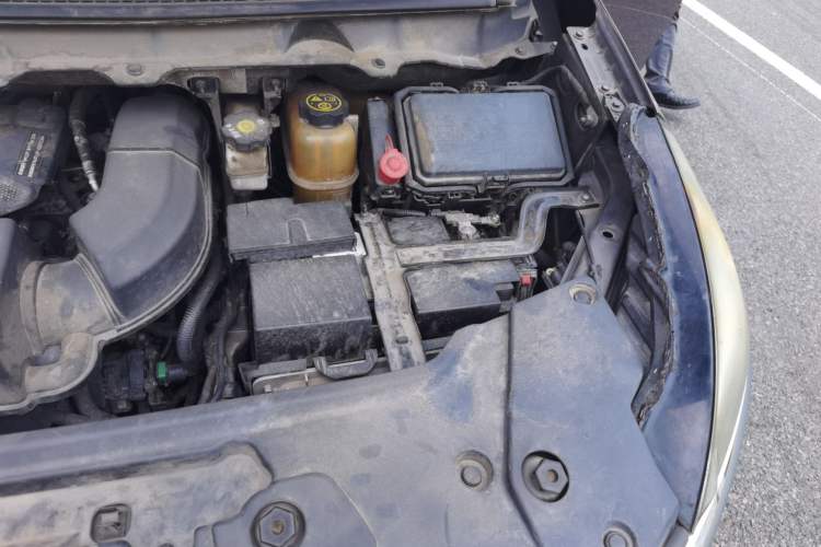 Used Buick GL8 2020 Land Cruiser Executive Class 652T Comfort Model Engine Bay Left